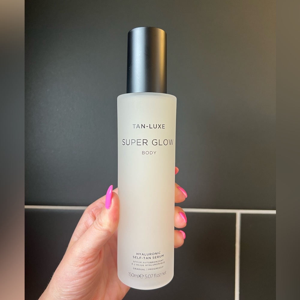 TANLUXE super glow - body hyaluronic self-tan serum